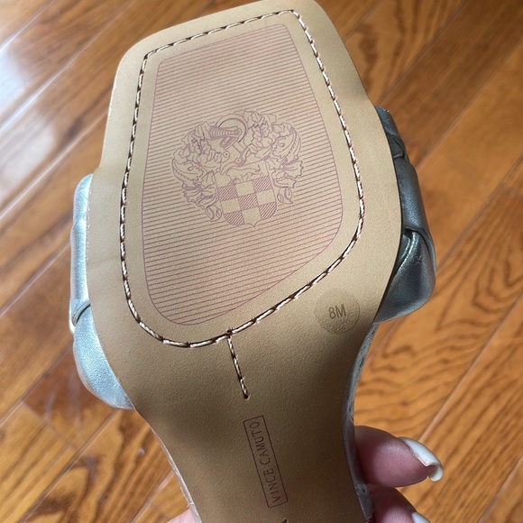 Vince Camuto Heels in SILVER!🖤 - Picture 7 of 11